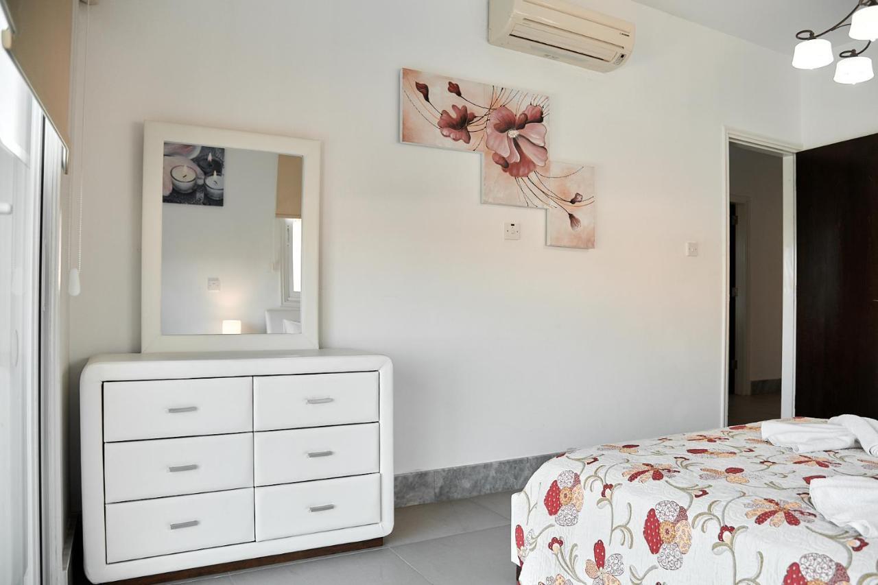 Beach Front Bella Vista By Ezoria Villas Протарас Екстериор снимка