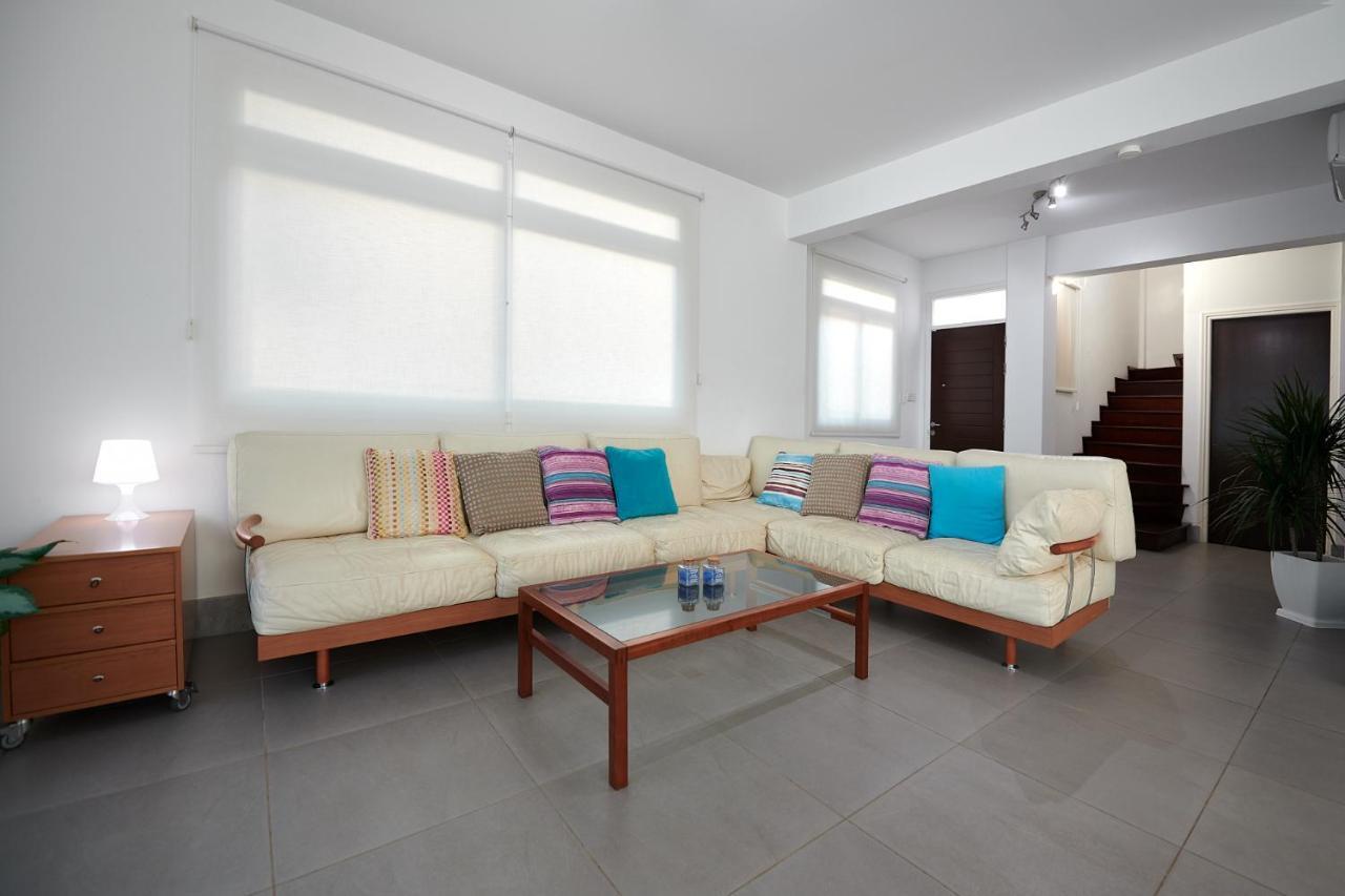 Beach Front Bella Vista By Ezoria Villas Протарас Екстериор снимка